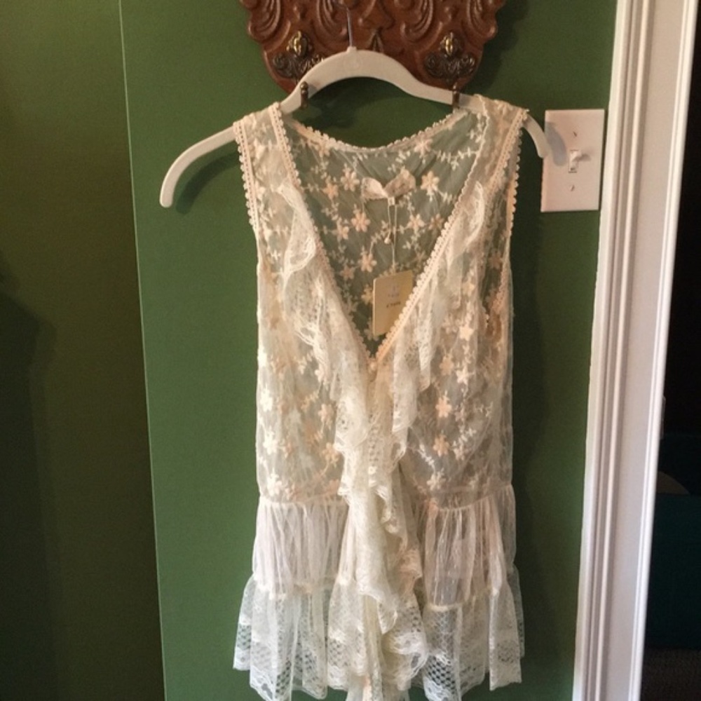 Areve Lace Vest NWT